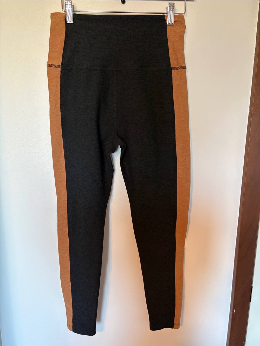 Beyond Yoga Black Leggings with Brown Side Panels